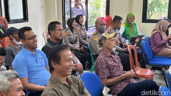 Siswa SIP angkatan ke-52 sosialisasi budidaya maggot ke warga Cimanggis, Depok.