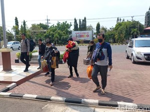 Calon Pengantin Prewedding yang Picu Kebakaran Bromo Dikenakan Wajib Lapor