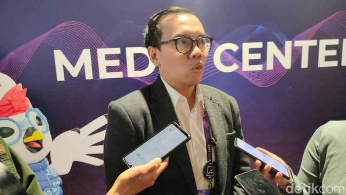 PT Telkom Indonesia (Telkom), turut melirik potensi yang diciptakan Kecerdasan Buatan (AI). Mereka bilang sedang mengembangkan sebuah chatbot, akan tetapi berbeda dengan ChatGPT.