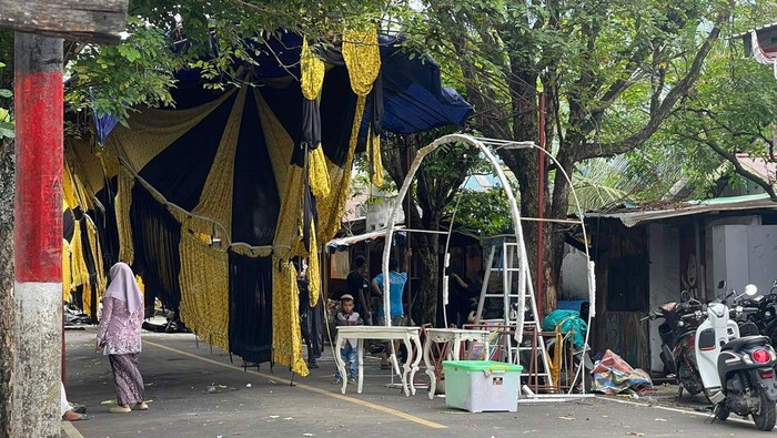 Tenda pernikahan di Ternate dibongkar polisi gegara menggunakan jalan utama. Dokumen Istimewa