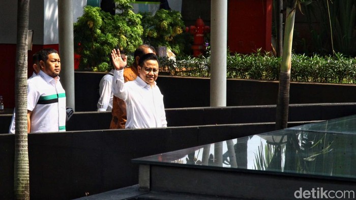 Muhaimin Iskandar atau Cak Imin tiba di gedung KPK. Dia memenuhi panggilan pemeriksaan sebagai saksi dalam kasus korupsi sistem proteksi TKI di Kemnaker.