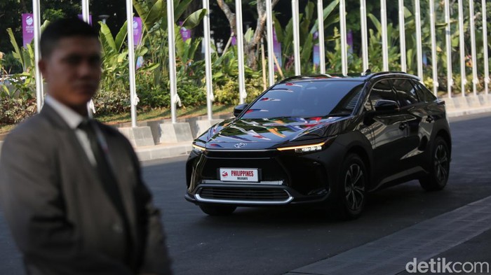 Bukan Cuma Hybrid, Simak Rencana Toyota Rakit Mobil Listrik di Indonesia