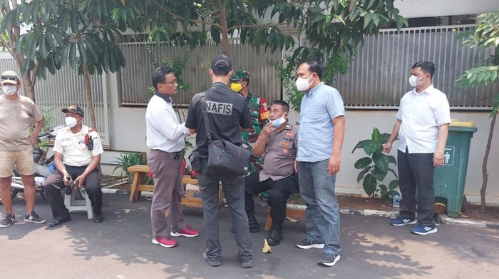 TPK Penemuan Mayat Diduga Ibu dan Anak di Cinere Depok