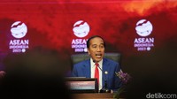 Jokowi mengatakan KTT ke-43 ASEAN dan KTT lainnya telah terlaksana dengan baik dan lancar. Walaupun dengan situasi sulit, keketuaan Indonesia disebut menghasilkan banyak hal sebagai upaya menjaga perdamaian dan stabilitas dan menjaga kemakmuran kawasan.  
