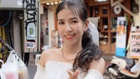 Benjawan menjual roti sekitar 7 tahun lalu saat sang ayah mewarisi bisnis kulinernya ini. Ia pun menjalani profesinya dengan suka cita.