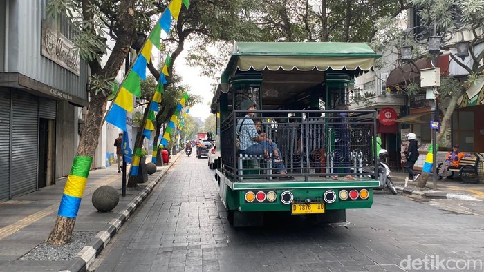 Bandung mulai bersolek. Bandung mulai bersolek.