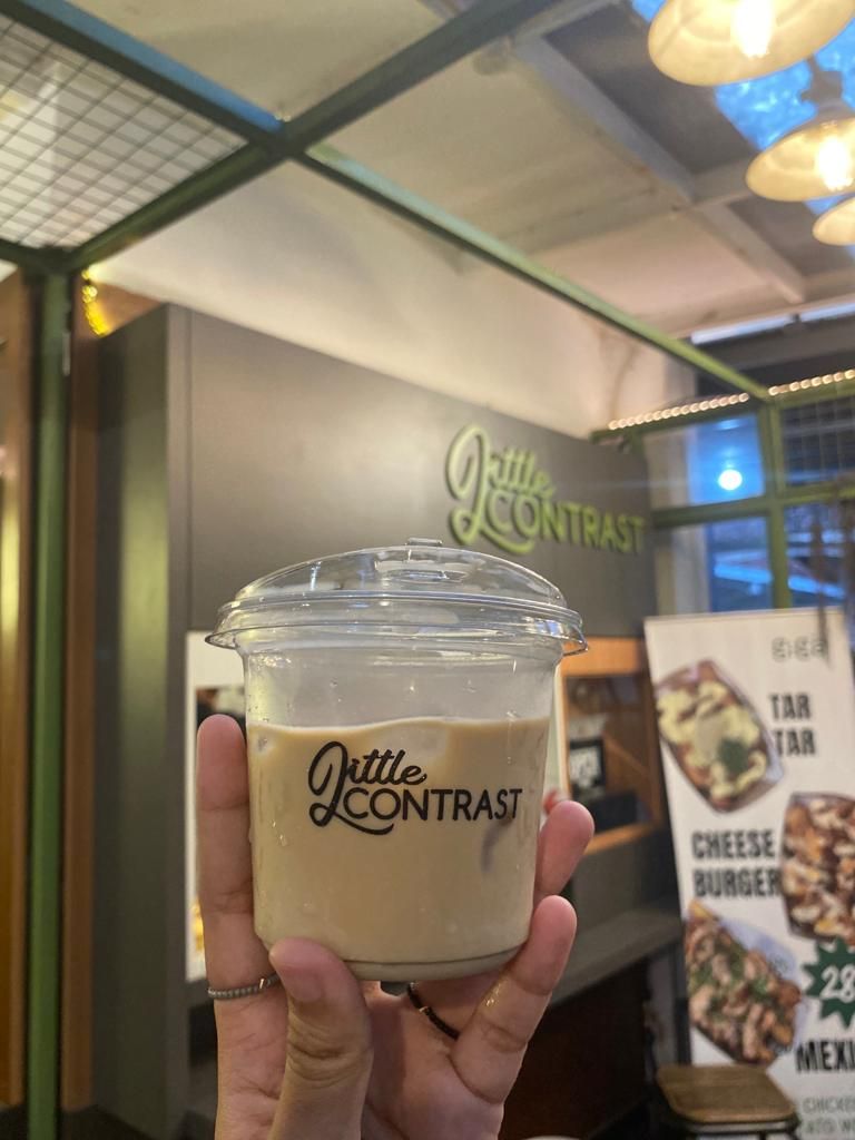 Cafe di sepanjang Jalan Nanas, Bandung