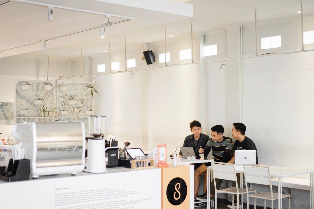 Cafe di sepanjang Jalan Nanas, Bandung
