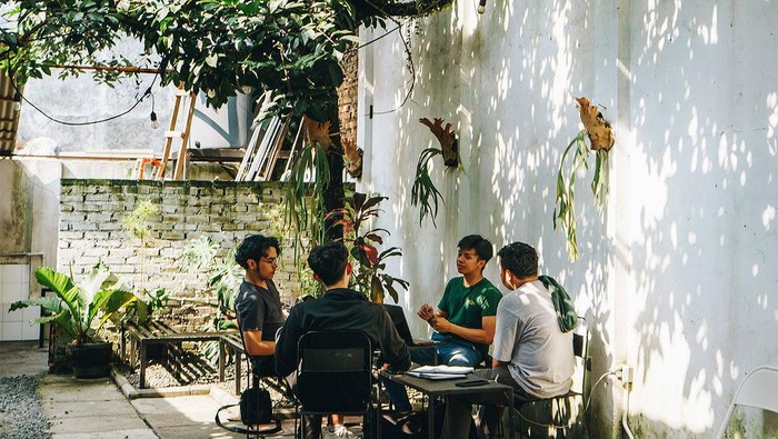 Cafe di sepanjang Jalan Nanas, Bandung