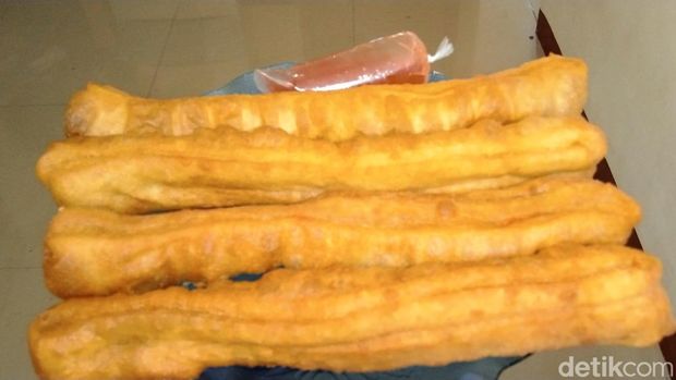 Cakue Peneleh yang legendaris di Pasar Atom Surabaya