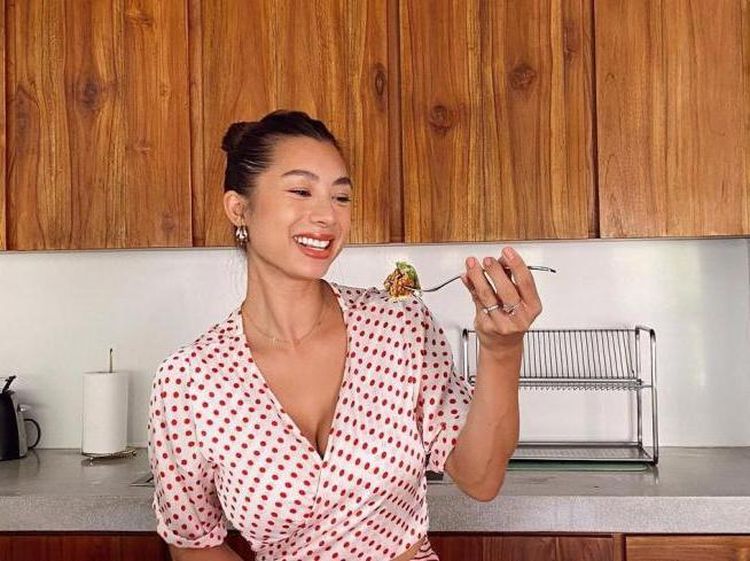 Keseruan Jennifer Bachdim saat Masak hingga Jajan di Bangkok