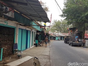 Sentra Pandai Besi Jalan Bogor Bandung, Tetap Bertahan Ditempa Zaman