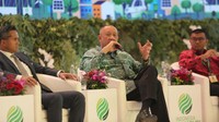 Standard Chartered Bank menargetkan untuk memobilisasi dana atau funding senilai USD300 miliar pada periode 2021 hingga 2030 untuk keuangan berkelanjutan. Standard Chartered berkomitmen untuk mencapai emisi karbon nol bersih.  