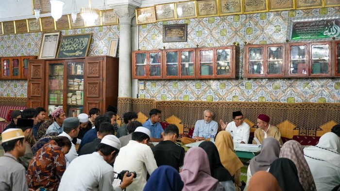 Dubes RI untuk Tunisia, Zuhairi Miswari, menghadiri penutupan kajian keislaman mahasiswa Indonesia di Tunisia