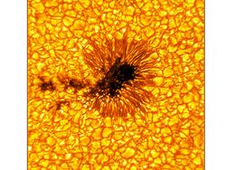 Gambar Detail Matahari dari Teleskop Surya Terbesar Dunia