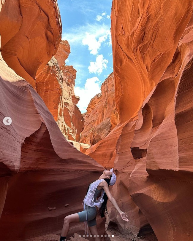 Teruntuk penggemar yang ingin memiliki outfit workout kembaran dengan Jennie BLACKPINK. Dia memakai sport tank dan hi-rise shorts dari Aritzia masing-masing seharga $48 (Rp 731 ribuan) dan $38 (Rp 578 ribuan).    Foto: dok. Instagram @jennierubyjane