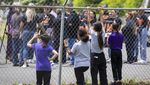 Guru-guru di Puerto Rico Protes Sekolah Mereka Tidak Punya AC