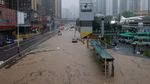 Hong Kong Banjir-Longsor Akibat Rekor Curah Hujan dalam 140 Tahun