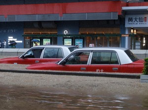 Hong Kong Diguyur Hujan Terderas dalam 140 Tahun, Ilmuwan Yakini Ini Penyebabnya