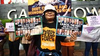 Massa dari Jaringan Masyarakat Sipil Indonesia menggelar aksi damai di depan Kedubes India untuk Indonesia di Gama Tower, Jalan Rasuna Said, Jakarta Selatan, Jumat (8/92023).  