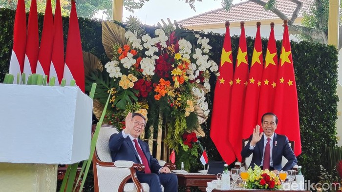Jokowi terima kunjungan PM China Li Qiang di Istana Merdeka, Jumat (8/9/2023).
