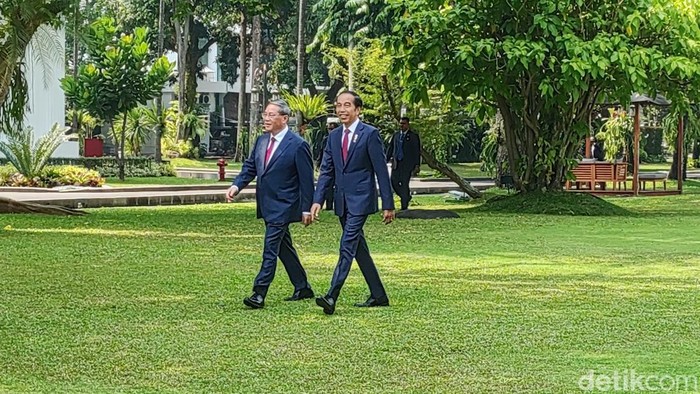 Jokowi terima kunjungan PM China Li Qiang di Istana Merdeka, Jumat (8/9/2023).