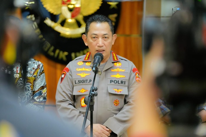 Kapolri Jenderal Listyo Sigit prabowo saat konferensi pers di Kemenkopolhukam.