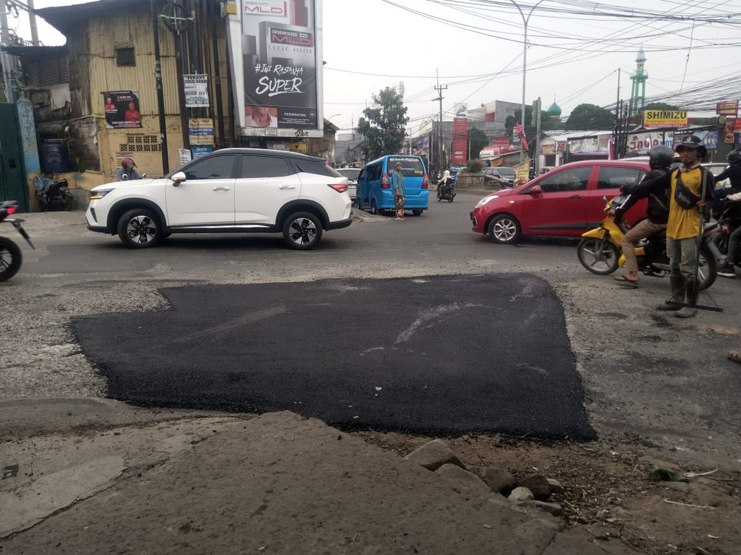 Kondisi Jl Mayor Oking dekat Cibinong Mall, Kabupaten Bogor. (Dok Dinas Bina Marga dan Penataan Ruang Jawa Barat)