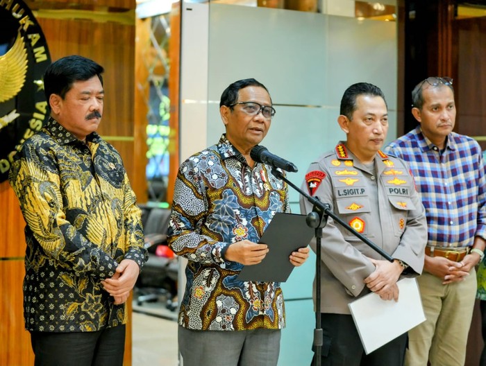 Konferensi pers di Kemenkopolhukam terkait kasus sengketa lahan Hotel Sultan. Konferensi pers di Kemenkopolhukam terkait kasus sengketa lahan Hotel Sultan