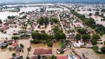 Nasib Pemobil Terjebak Banjir Yunani, Maju Kena Mundur Kena