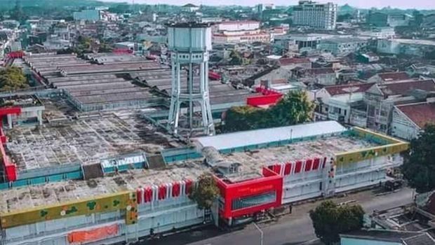 Monumen Air Pasar Tanjung Jember.