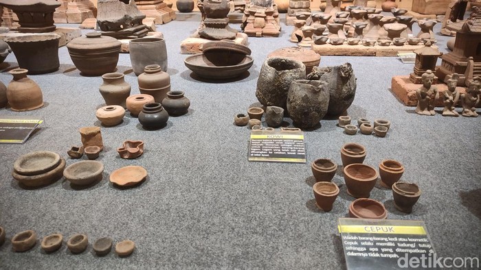 Museum Ganesya Malang dan koleksi bersejarah di dalamnya.