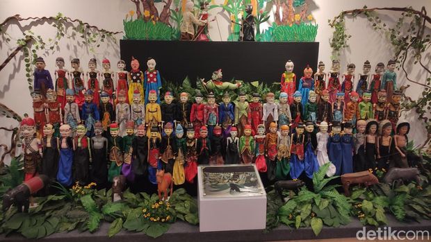 Museum Ganesya Malang dan koleksi bersejarah di dalamnya.