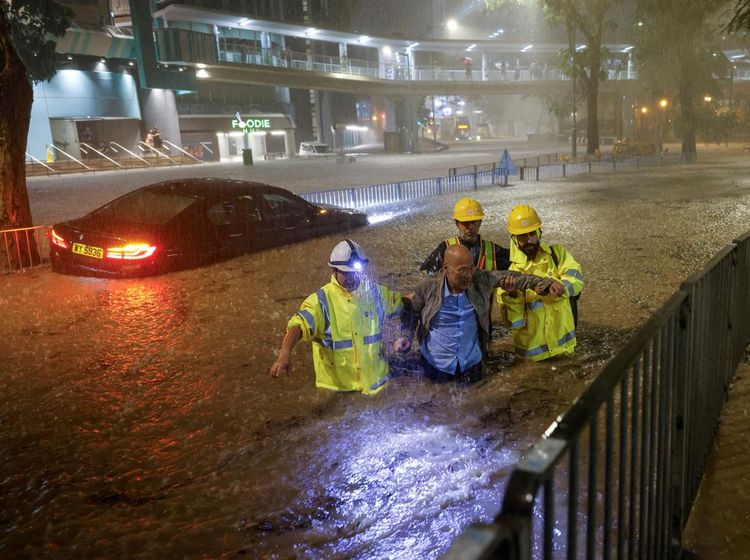 Parahnya Banjir Terjang Hong Kong, Kota Bak Sungai