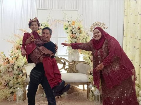 pasangan Putera Hafizuddin Sa'aidin dan Siti Nurain Md Zamry, viral di media sosial. pasangan Putera Hafizuddin Sa'aidin dan Siti Nurain Md Zamry, viral di media sosial.