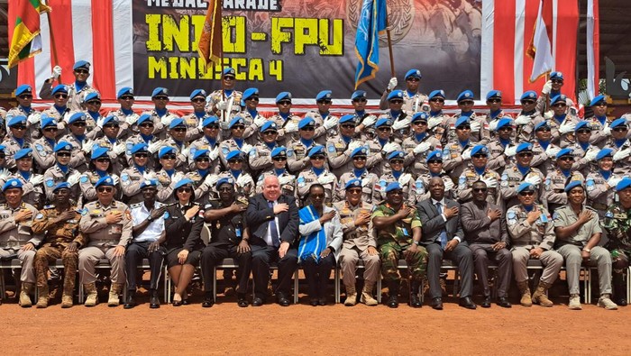 Pasukan FPU Indonesia Terima Medal Parade UN Peacekeeping Pasukan FPU Indonesia Terima Medal Parade UN Peacekeeping