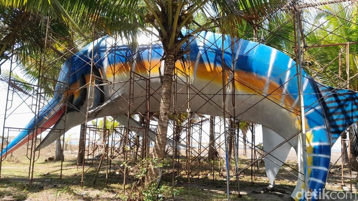 Patung ikan marlin Pangandaran. Patung ikan marlin Pangandaran.