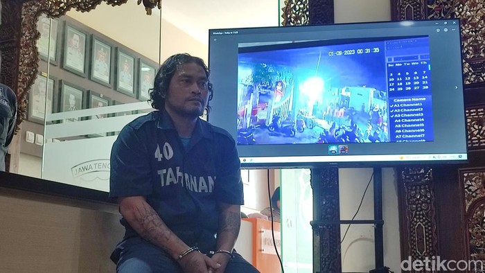 Pelaku pengeroyokan di Kafe Pandawa Semarang saat dihadirkan dalam jumpa pers di Polrestabes Semarang, Jumat (8/9/2023).