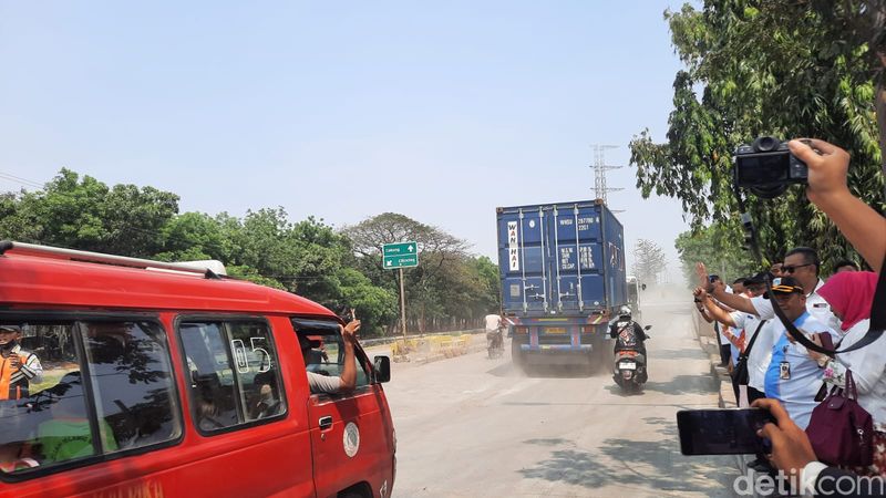Pembukaan Jembatan Akses Marunda sisi selatan, 8 September 2023. (Annisa Aulia Rahim/detikcom)