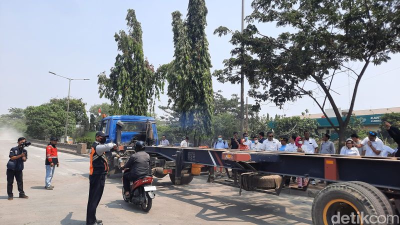 Pembukaan Jembatan Akses Marunda sisi selatan, 8 September 2023. (Annisa Aulia Rahim/detikcom)