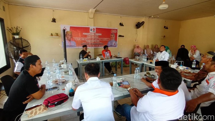Pengurus DPD PKS Enrekang saat membuka pendaftaran rekomendasi bakal calon kepala daerah.