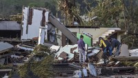 Lebih dari 60 kota telah dilanda badai sejak Senin malam, yang merupakan badai paling mematikan di Rio Grande do Sul, kata Gubernur Eduardo Leite.  
