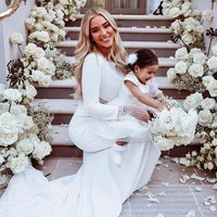 Begini potret sang mempelai dengan putri kecilnya, Mila. Foto: Instagram