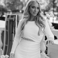 Sebelumnya, Riyad dan Taylor diketahui sudah melakukan ijab kabul. Ketika itu, Taylor hanya mengunggah foto mereka mengenakan busana serba putih. Foto: Instagram