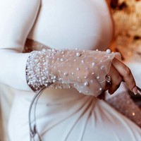 Riyad dan Taylor sekarang sudah resmi menikah di bawah hukum Islam setelah melakukan prosesi (nikah) akhir tahun lalu. Bagi mereka, penting untuk mengikuti tradisi dari agama Riyad, ungkap sumber. Prosesinya singkat tapi manis dan mereka sudah mulai menyiapkan pernikahan edua yang mana akan menjadi acara utama. Taylor dan Riyad sangat menantikan dan mereka sangat jatuh cinta, lanjut sumber.Foto: Instagram