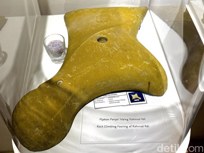 pijakan kaki bekas panjat tebing milik Rahmad Adi Mulyono