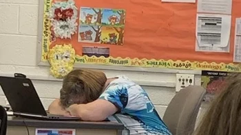 Hari yang melelahkan ya, Bu? Semangat terus. Foto: Ryanfunroe/Reddit