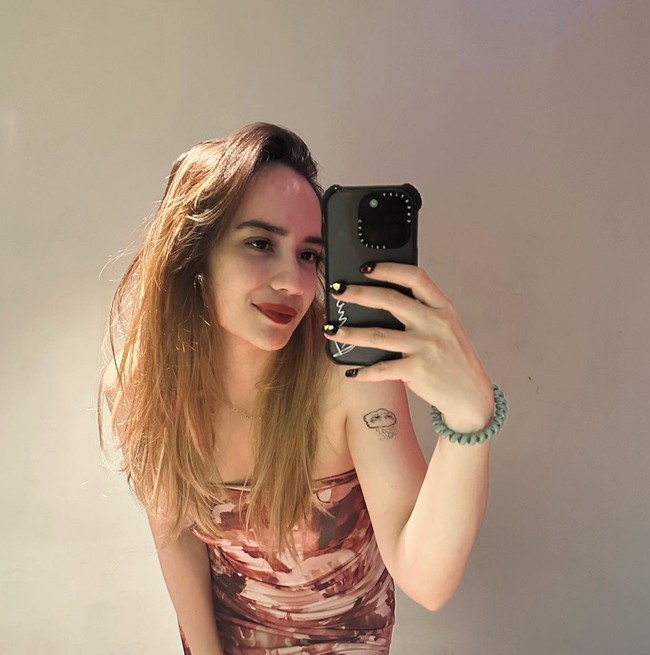 Di foto-foto yang beredar terlihat tato di salah satu lengan Putri Anne yang bermakna kesedihan. Tato tersebut berbentuk seperti awan yang sedang menangis. Foto: Instagram/@anneofficial1990