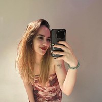 Di foto-foto yang beredar terlihat tato di salah satu lengan Putri Anne yang bermakna kesedihan. Tato tersebut berbentuk seperti awan yang sedang menangis. Foto: Instagram/@anneofficial1990