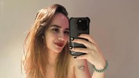 Tato Putri Anne yang menjadi sorotan. Foto: Instagram/@anneofficial1990